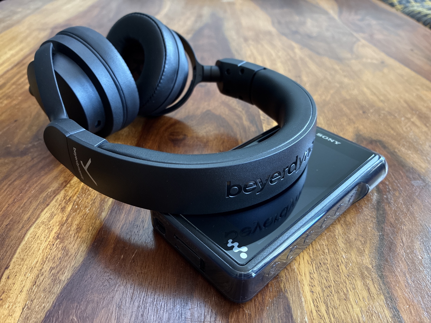 Beyerdynamic DT 275 PRO Đã Sẵn Hàng Tại Fitgearshop – Tai Nghe Monitoring On-Ear Cách Âm Cao