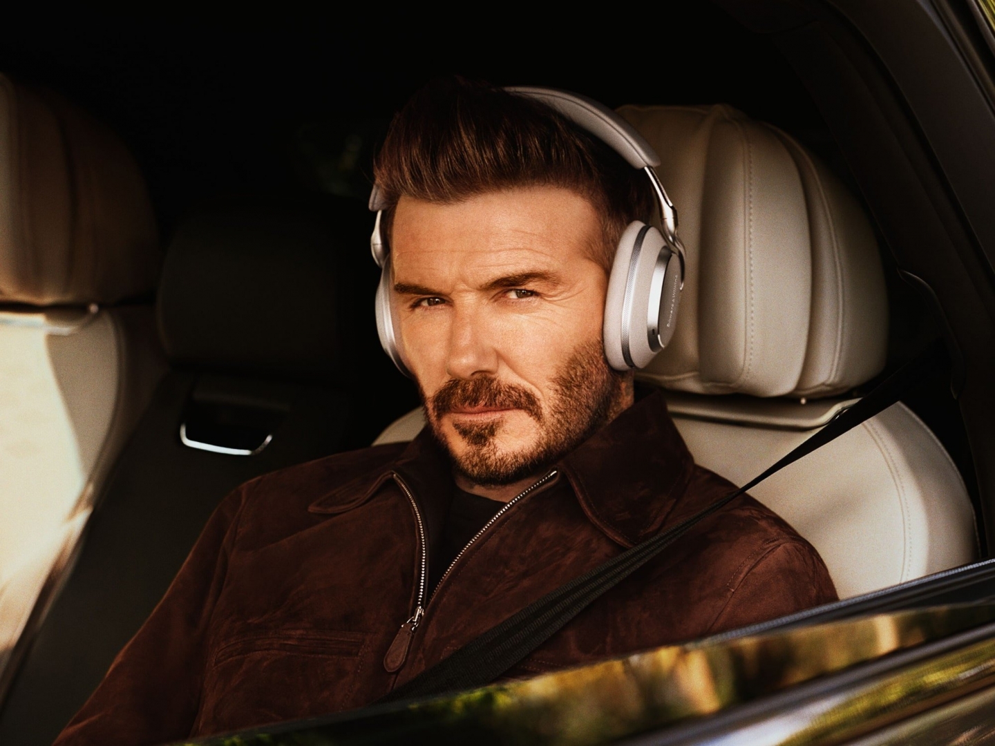 Bowers & Wilkins Ra Mắt Bowers & Wilkins Px8 S2 Tích Hợp aptX Lossless, ANC Tối Ưu và Spatial Audio