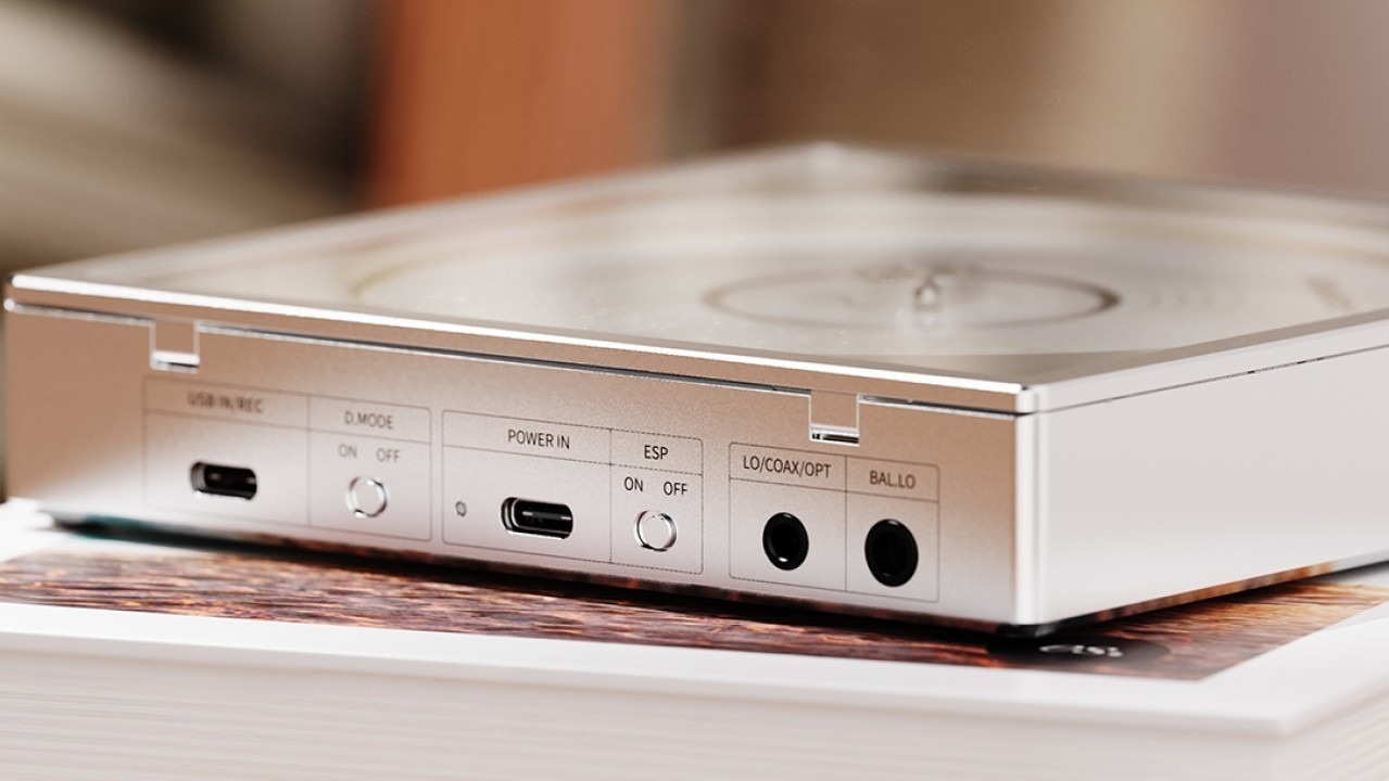 Các cổng kết nối đa dạng trên đầu phát CD FiiO DM15 AKM