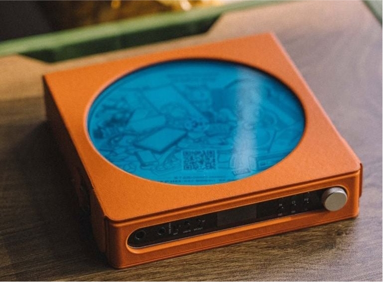 Đánh giá FiiO DM15 AKM với màn hình TFT hiển thị sắc nét