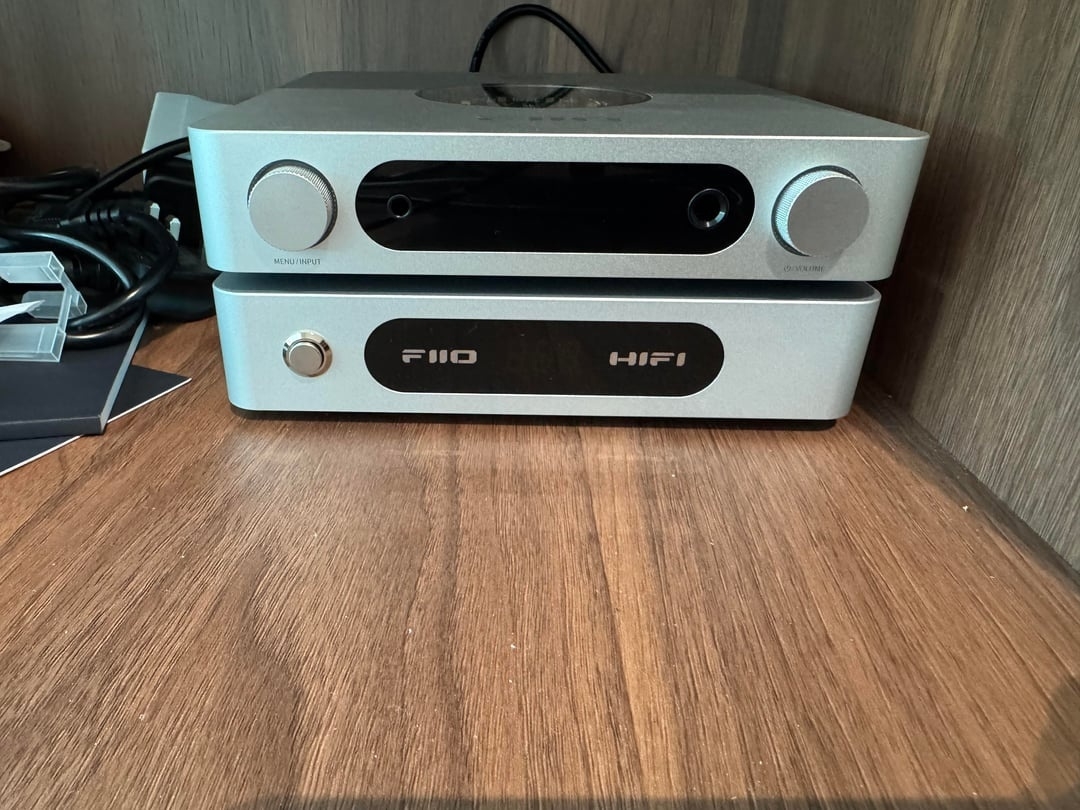 Đánh giá FiiO Darkside Pro – Nguồn tuyến tính nâng cấp hệ thống audio desktop