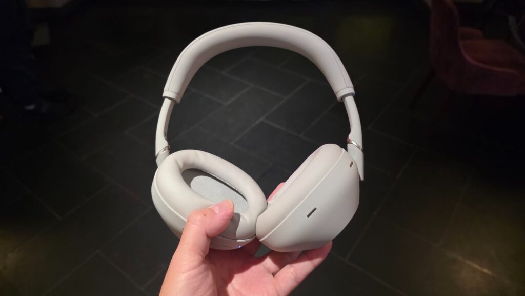 Đánh Giá Chất Âm và Chống Ồn Sony WH‑1000XM6 – “Ông Vua” Tai Nghe Không Dây Chống Ồn Năm 2025