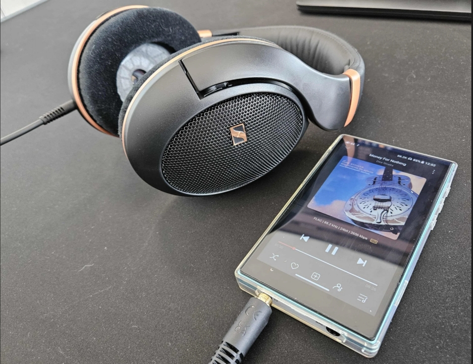 Đánh Giá Tai Nghe Sennheiser HD 505 Copper Edition – Lựa Chọn Hàng Đầu Cho Game Thủ & Audiophile Mới Bắt Đầu