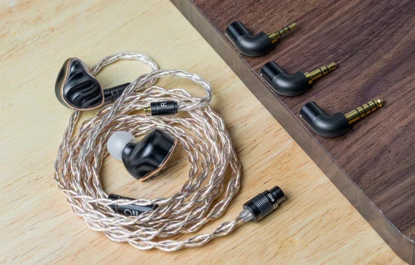 FiiO công bố cáp IEM thay thế LC-RE