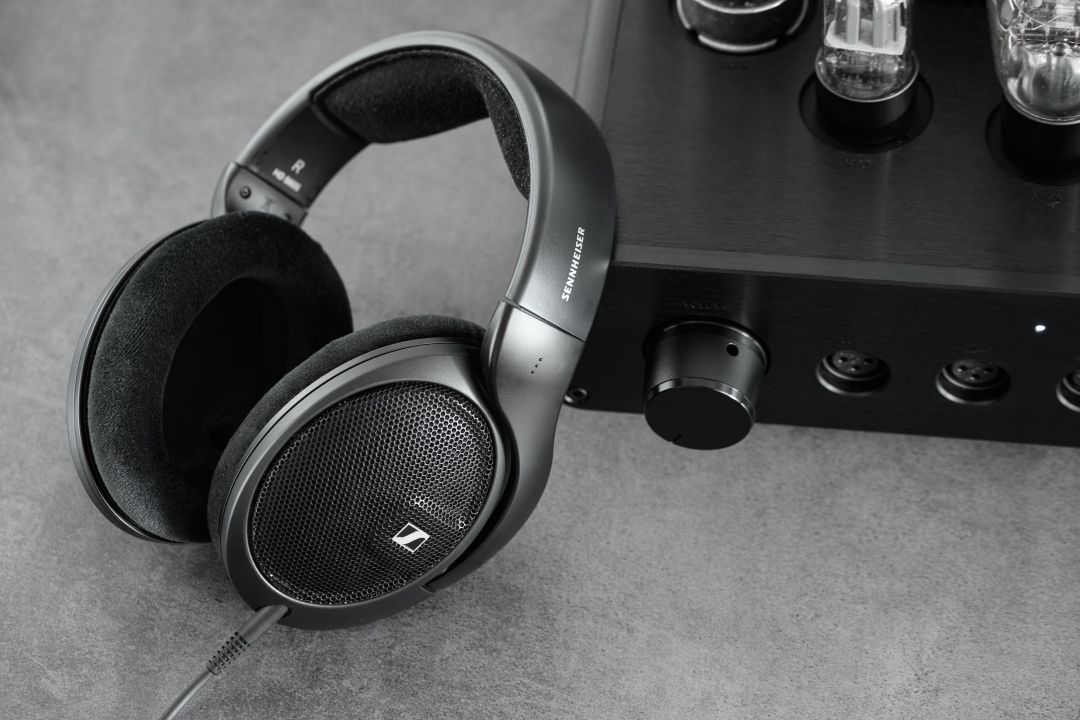  HD 560S : Sennheiser bổ sung thành viên mới cho đại gia đình tai nghe audiophile