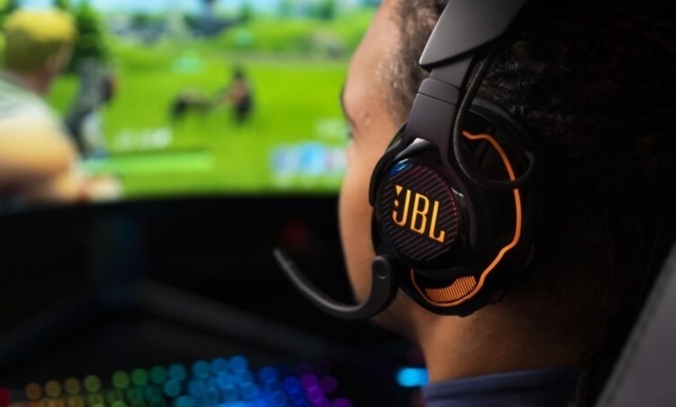 JBL giới thiệu tai nghe không dây Quantum 910 Wireless dành cho game thủ