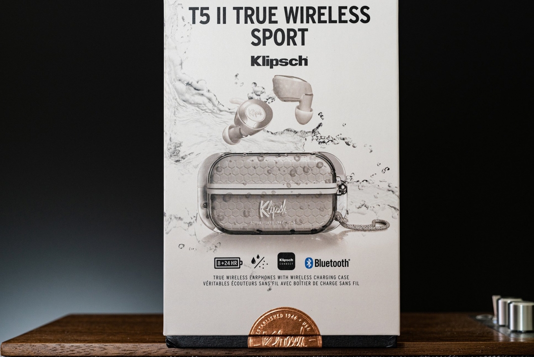 Klipsch T5 II True Wireless: Vẫn giữ lại ưu điểm Dock sạc