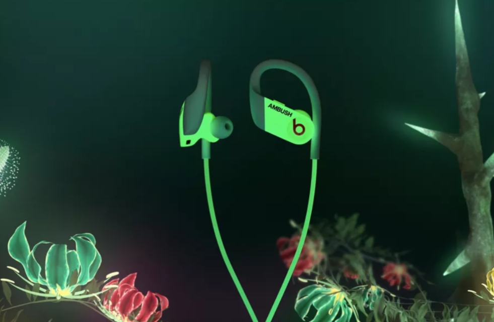 Powerbeats Ambush Glow: Thiết kế phát sáng mới đẹp không tưởng