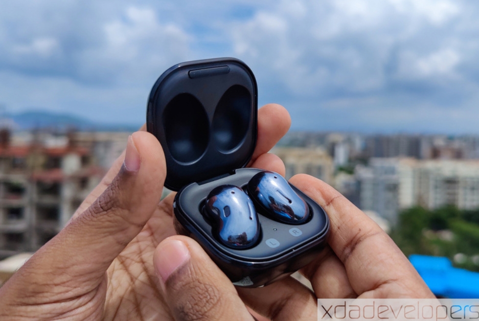 Samsung Galaxy Buds Beyond chiếc tai nghe đi kèm smartphone Galaxy S21