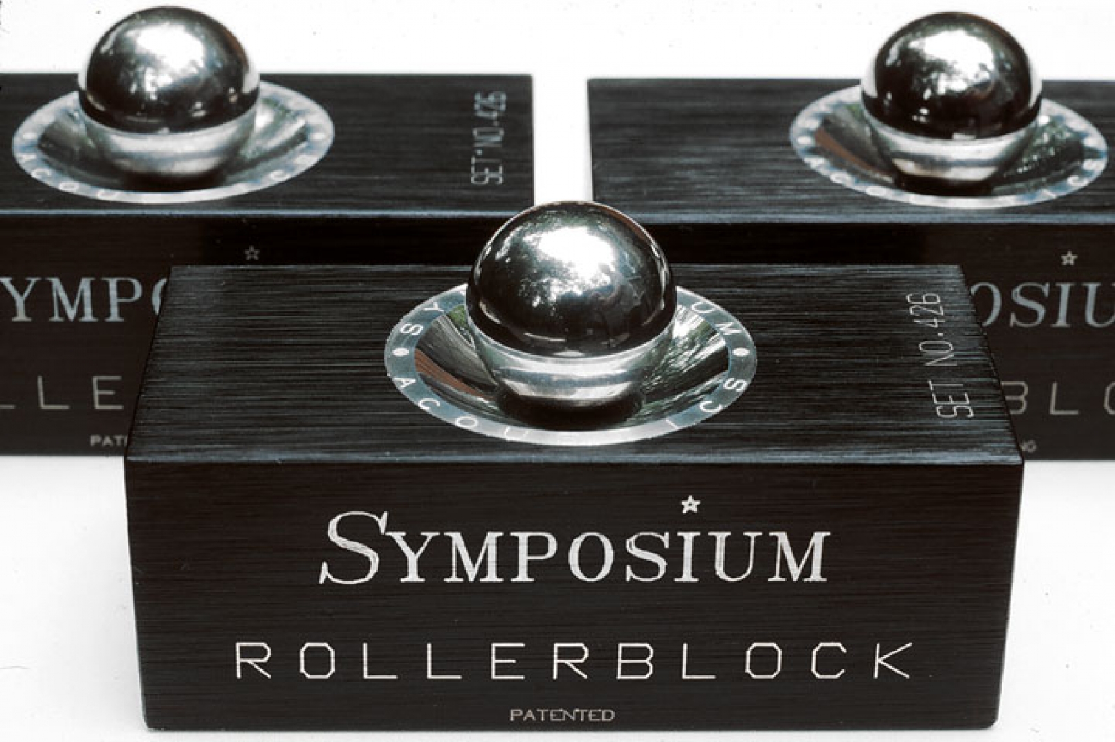 Chân kê chống rung Symposium Rollerblock Series 2+